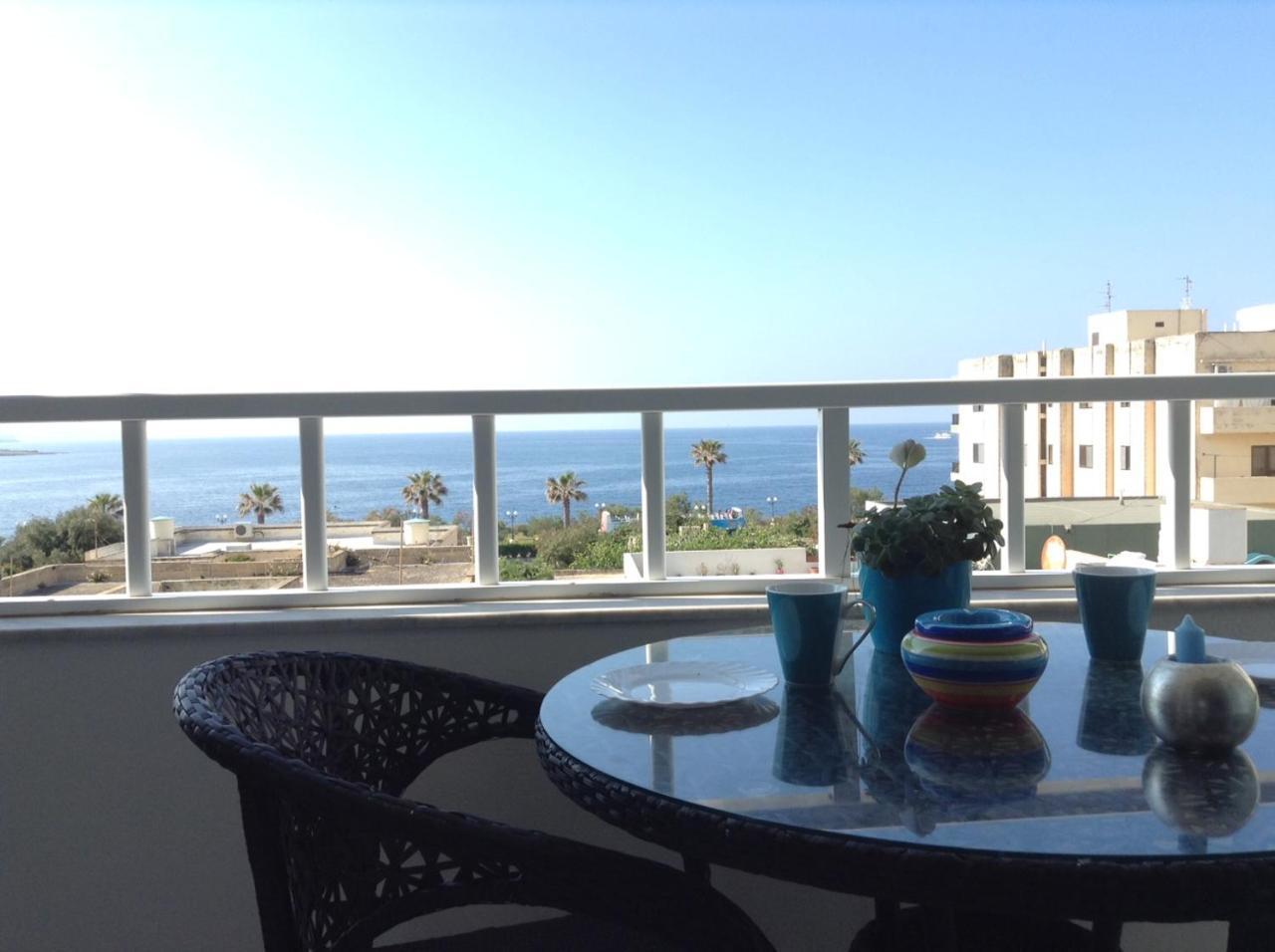 Seafront Apartment With Pool St. Paul's Bay Exteriér fotografie